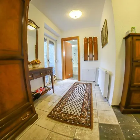 العطلات سارة بيهاتش
